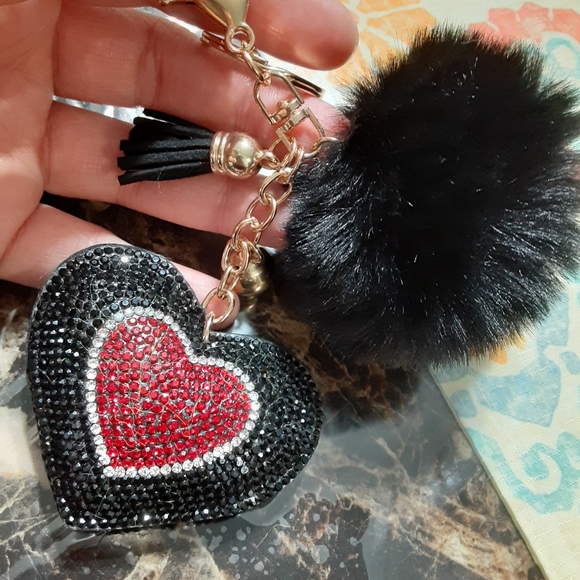 Puffy heart keychain with Pom Pom - Picture 3 of 4